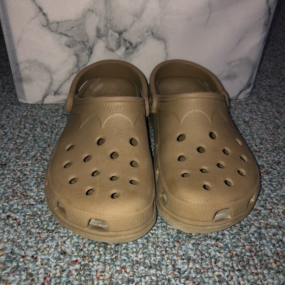 Women’s crocs